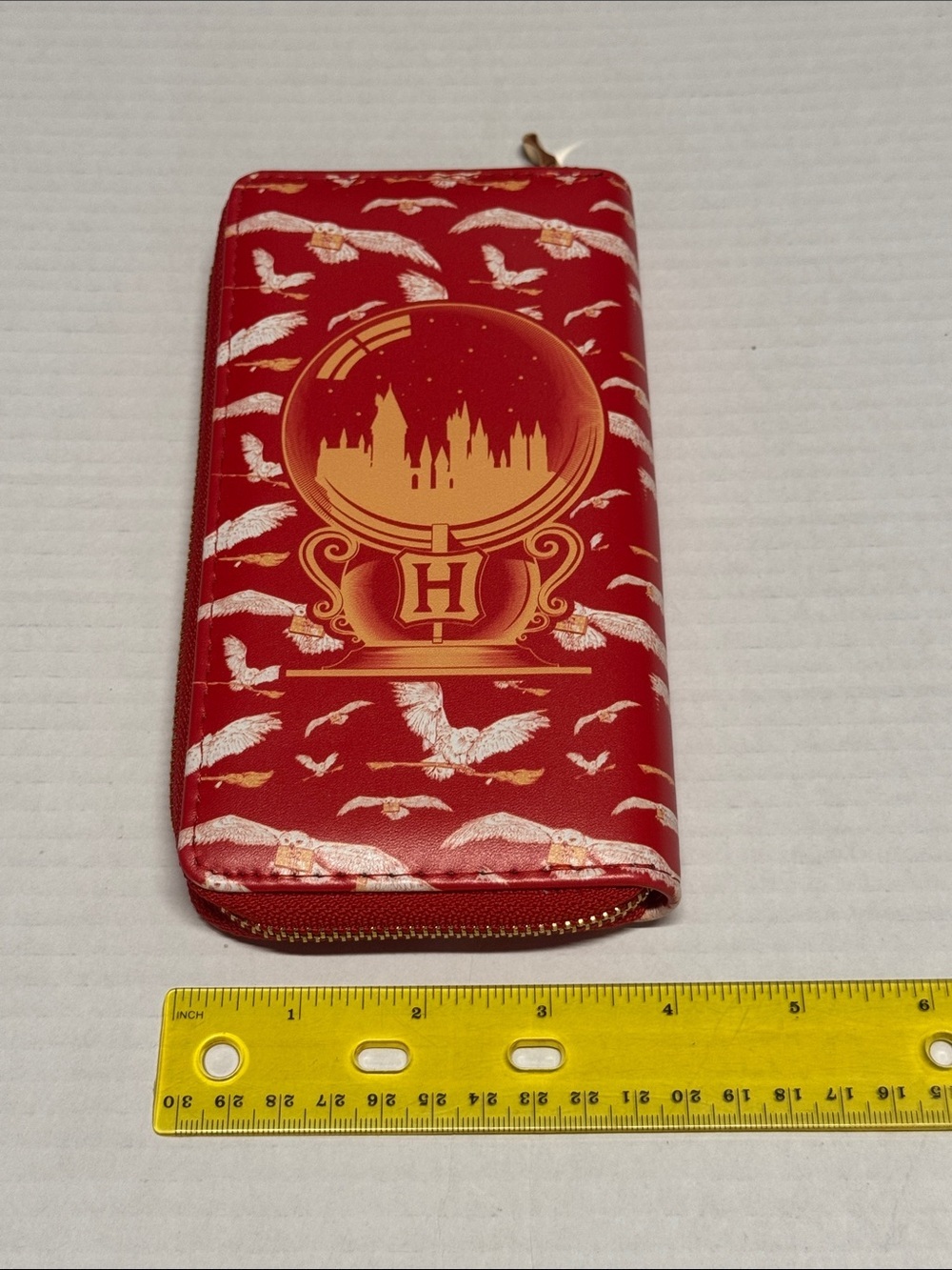 Harry Potter Red Hogwarts Wallet NWT - Picture 2 of 5
